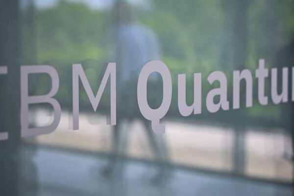 Ways to play possible  billion quantum computing market, BofA says