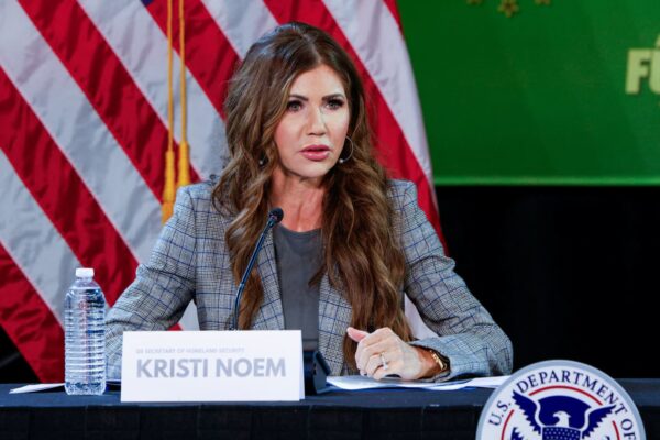 Dallas ICE detention shooting kills, injures people: Noem Dallas ICE detention shooting kills, injures people: Noem