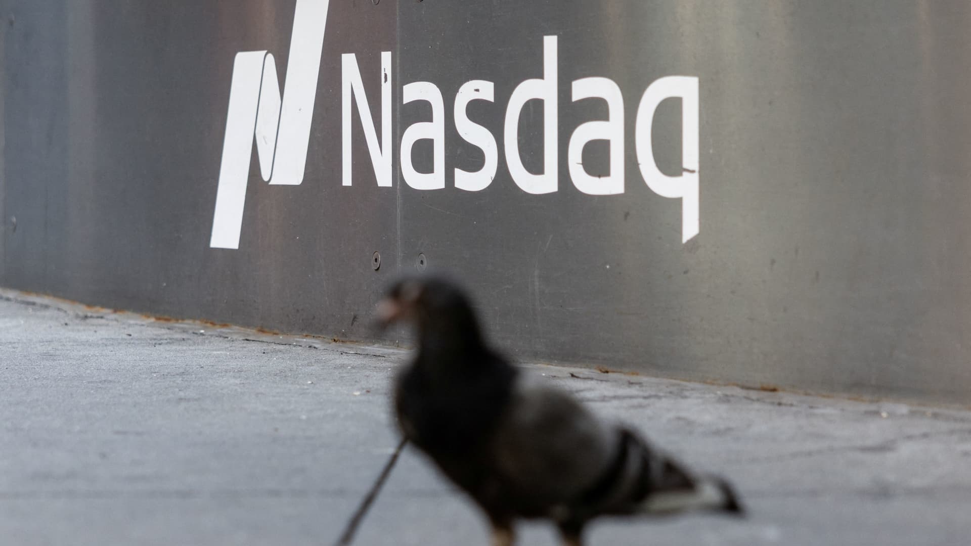 The Nasdaq Composite was the overachieving sibling last week