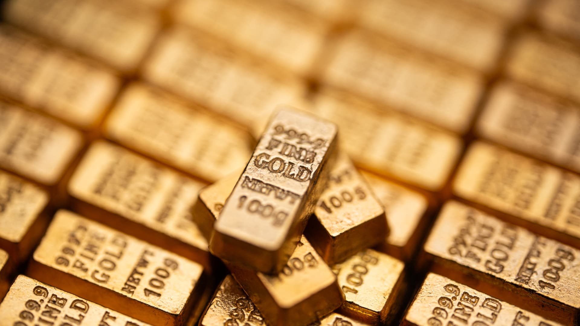 Investors are dumping bonds globally while gold is soaring. Here’s why