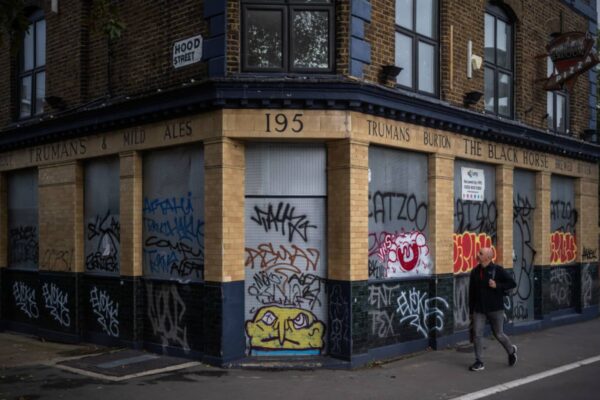 British pubs face closures as cost pressures rise