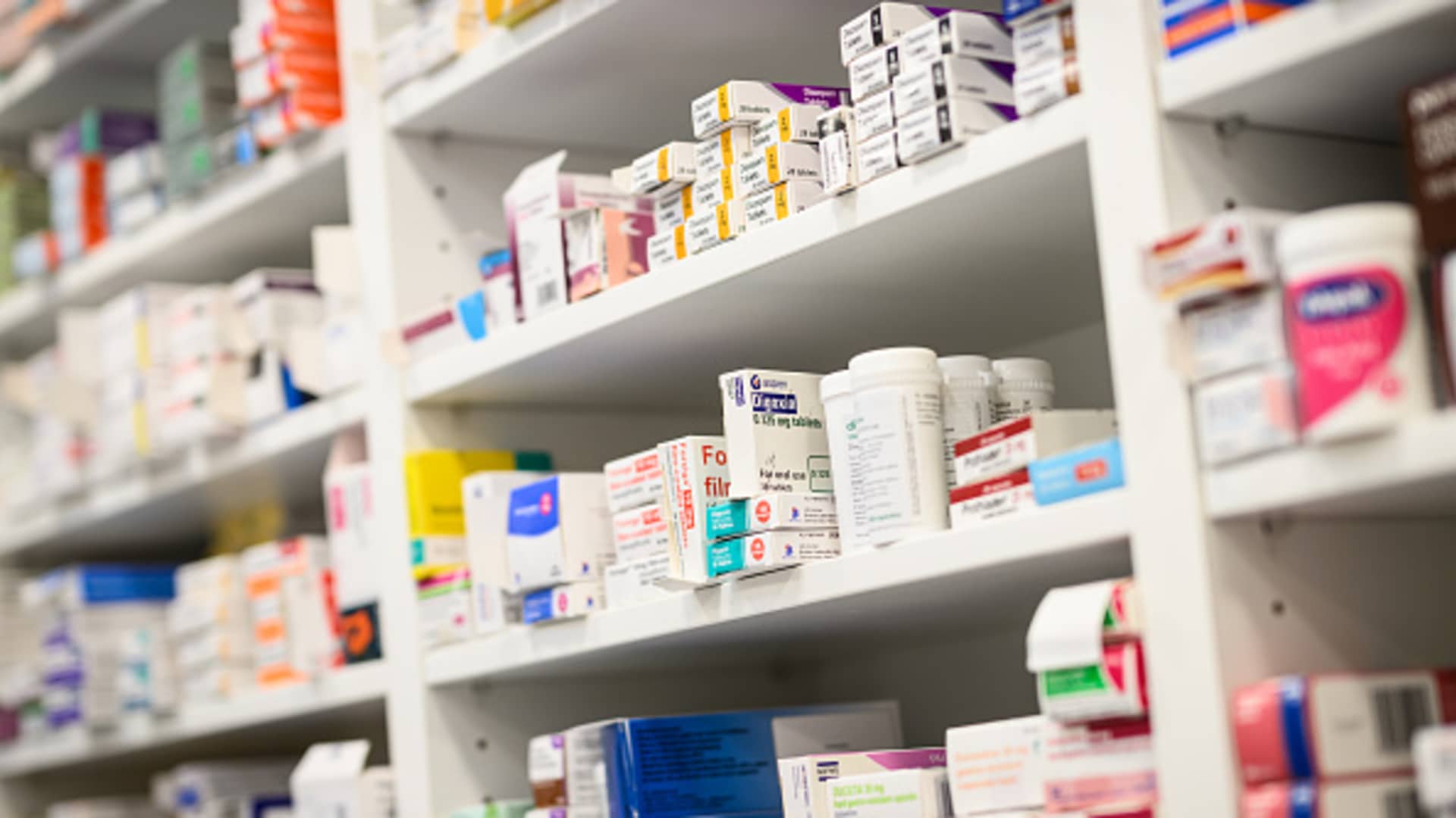 Trump’s 100% pharma tariffs, FTSE 100