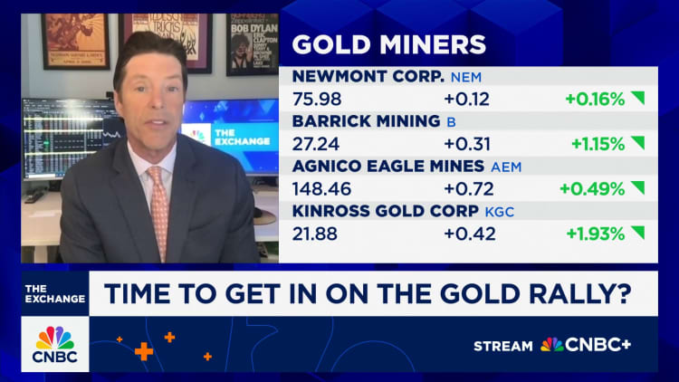 How to invest in gold amid the precious metal’s record run