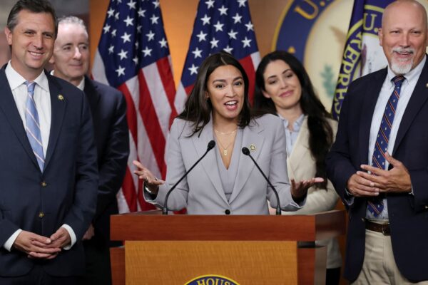 Ban on congressional stock ownership gains momentum with new bill Ban on congressional stock ownership gains momentum with new bill