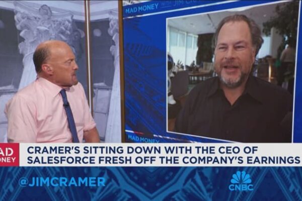 Salesforce stock slumps on disappointing guidance