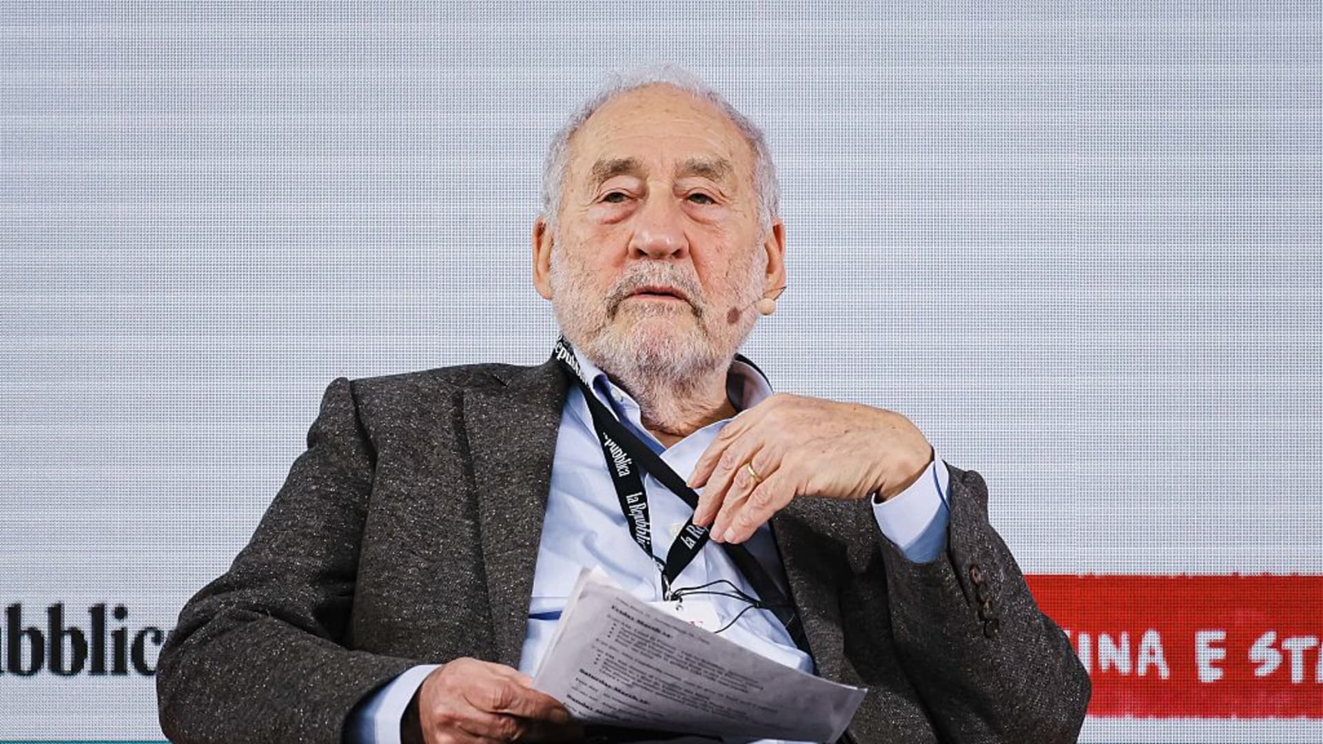 Nobel winner Joseph Stiglitz has a warning for bond investors Nobel winner Joseph Stiglitz has a warning for bond investors