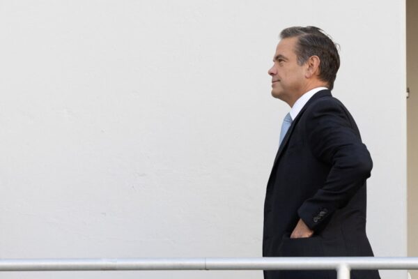 Lachlan Murdoch cements control of Fox, WSJ media empire in new family deal