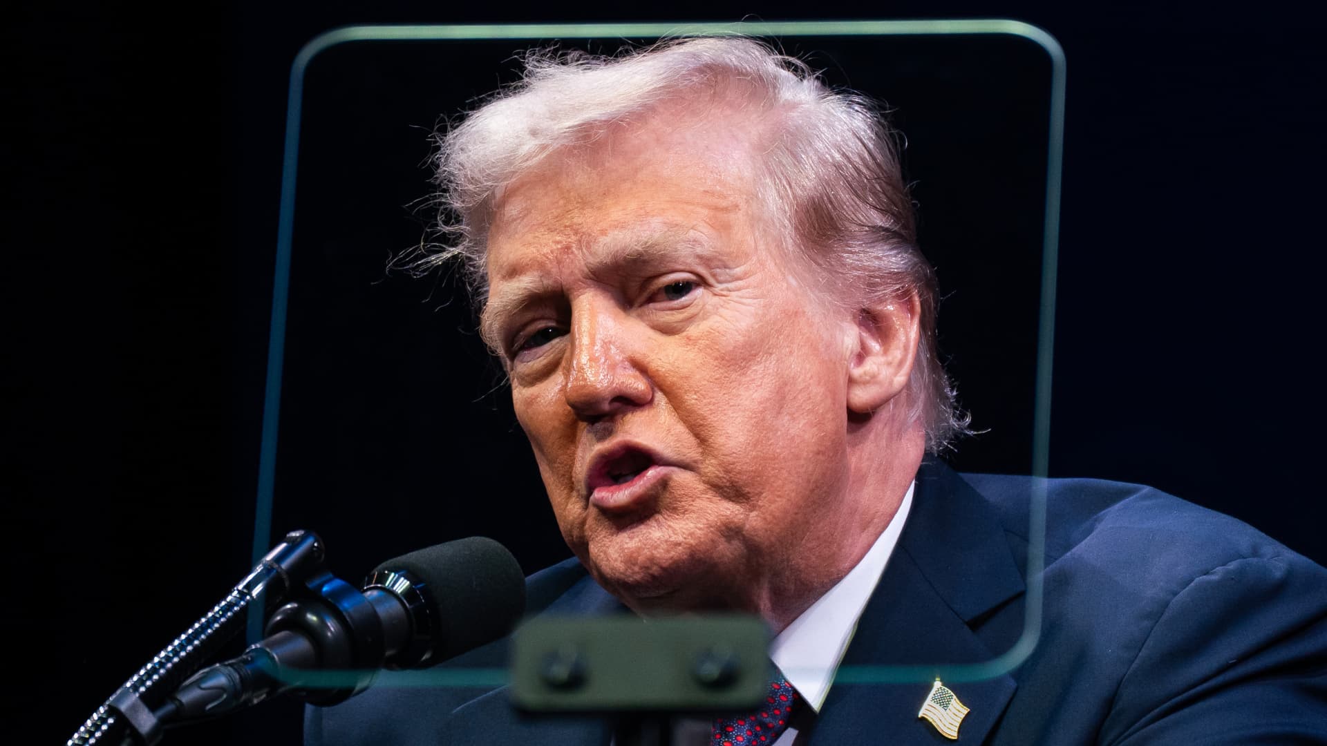 Trump appeals order blocking him from firing Fed Governor Lisa Cook Trump appeals order blocking him from firing Fed Governor Lisa Cook