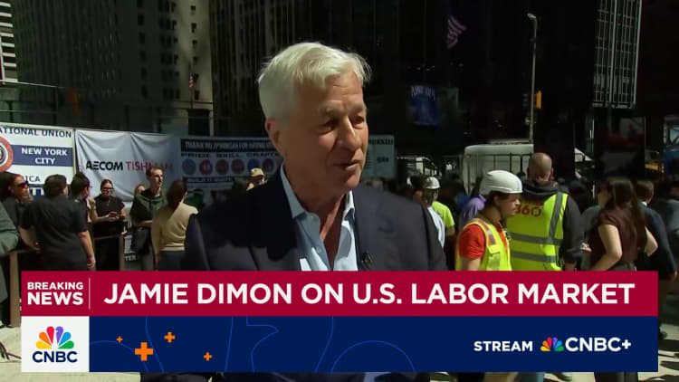 JPMorgan CEO Jamie Dimon says the economy ‘is weakening’