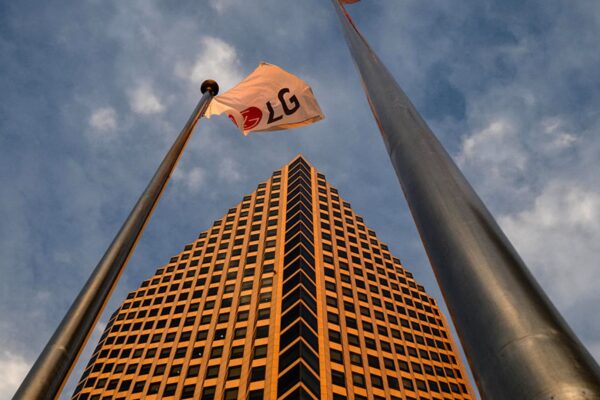 Detained South Korean workers to depart U.S. on Wednesday, Yonhap reports