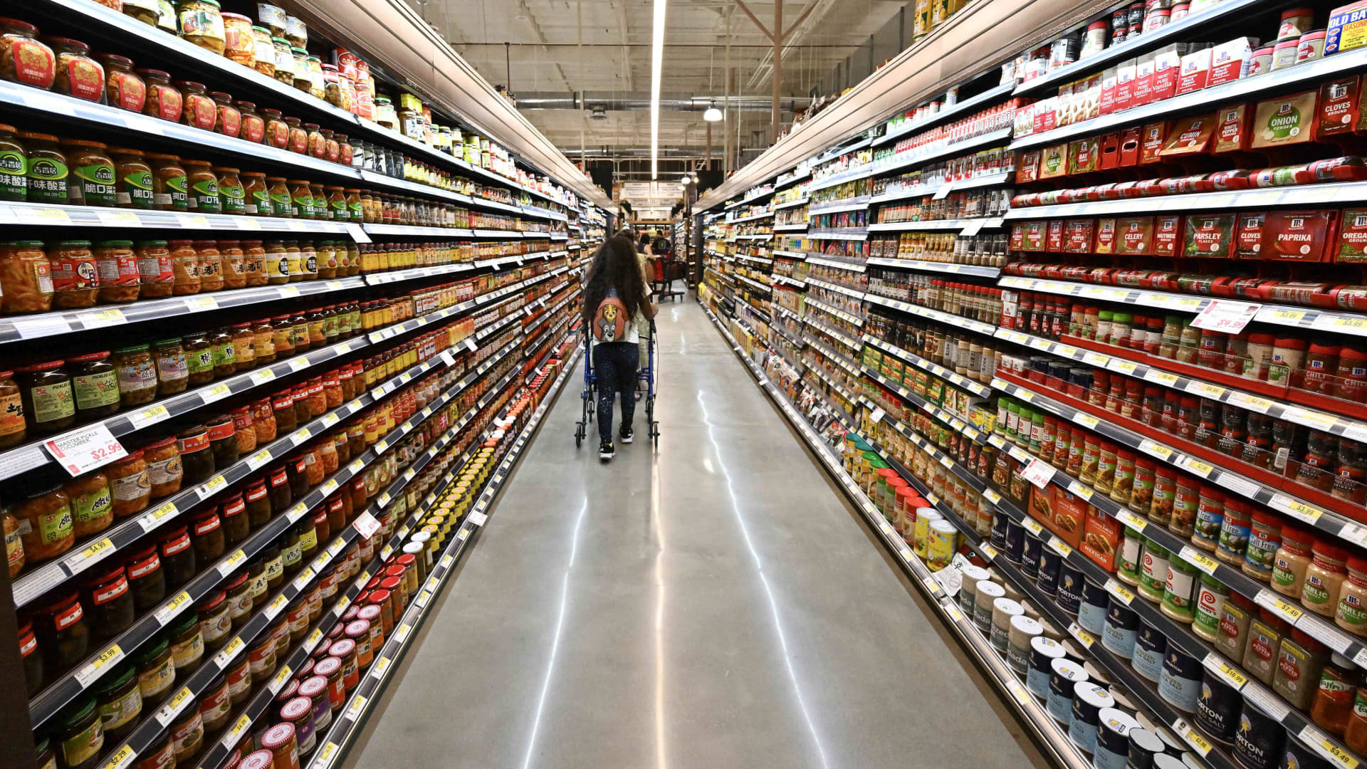 Optimism over rate cuts overshadows hot inflation Optimism over rate cuts overshadows hot inflation
