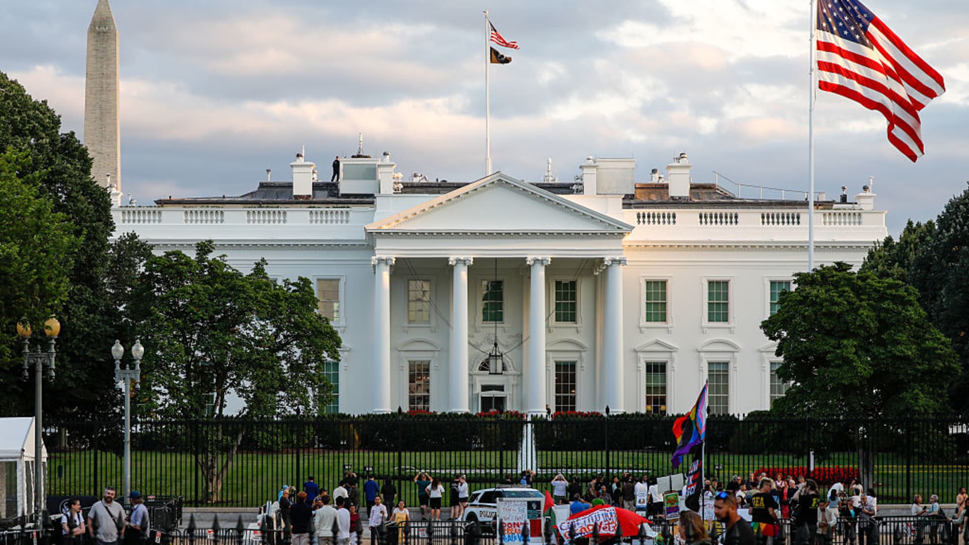 Trump administration to warn families of student loan risks