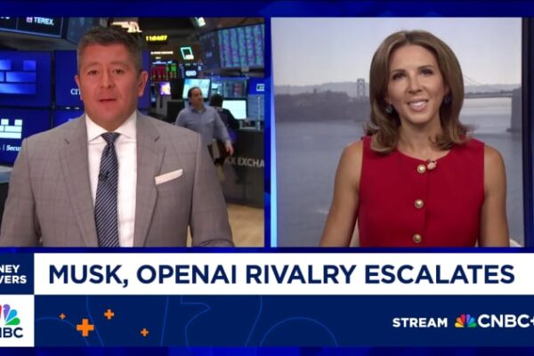 Sen. Warren presses Trump AI czar David Sacks on overstaying job