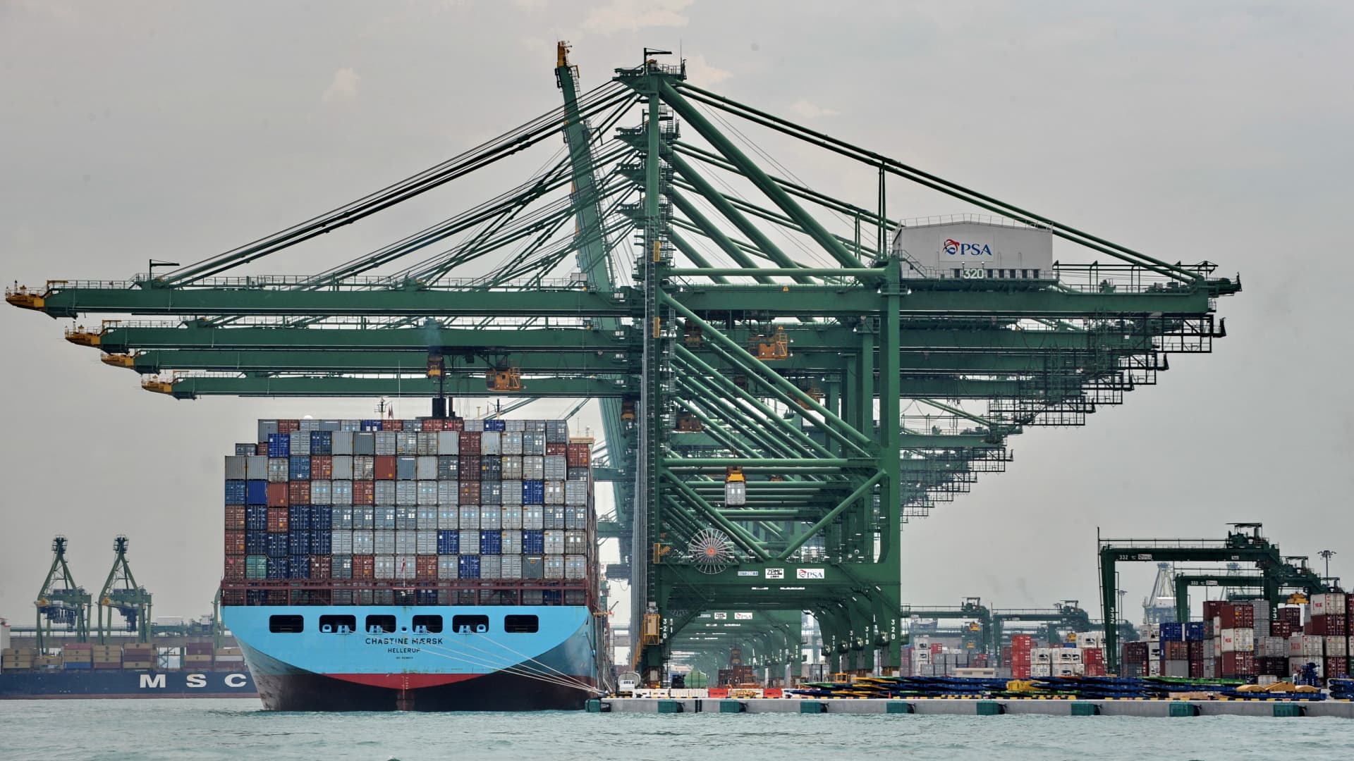 Singapore’s exports plunge 11.3% in August, much weaker than forecast