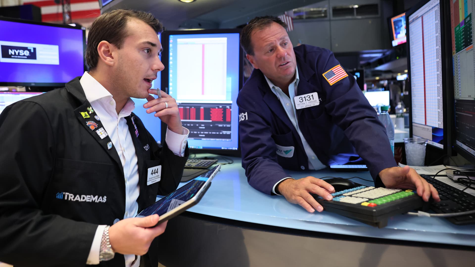 Firm start to week keeps indexes near records Firm start to week keeps indexes near records