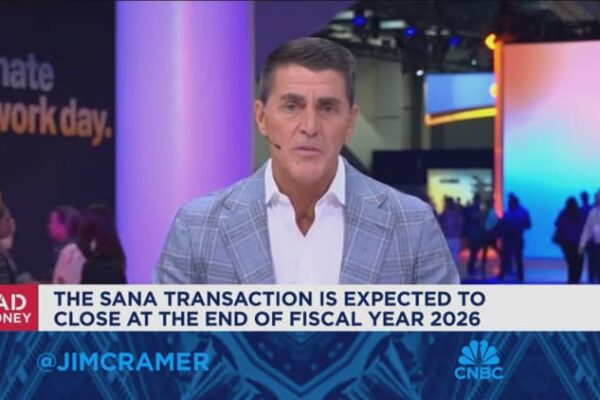 Workday CEO says AI is a ‘tailwind’ for the enterprise software company