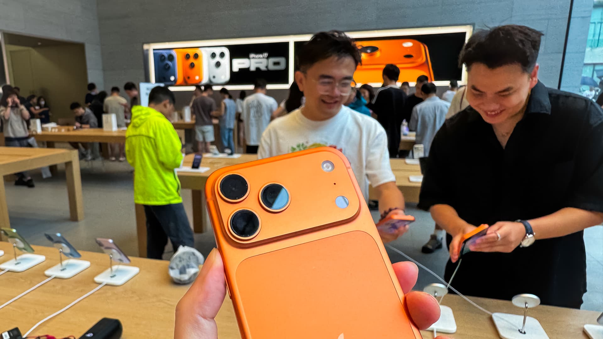 Apple iPhone 17 goes on sale as questions remain over China market, AI strategy Apple iPhone 17 goes on sale as questions remain over China market, AI strategy