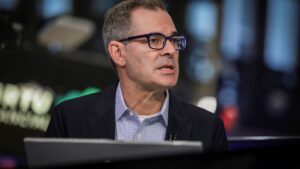 CoreWeave stock climbs 8% after company lands  billion deal with Meta