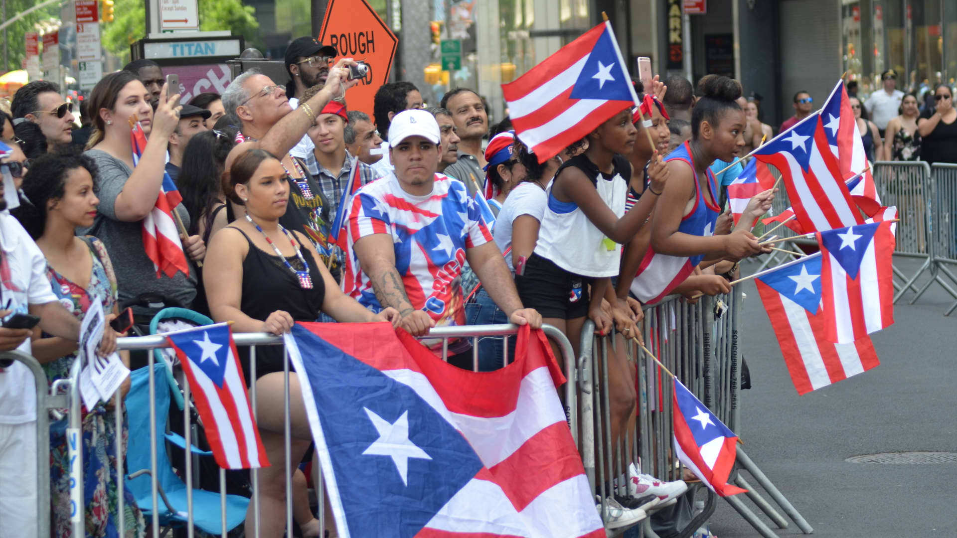 U.S. Latino immigrants generate .6 trillion in GDP, report says