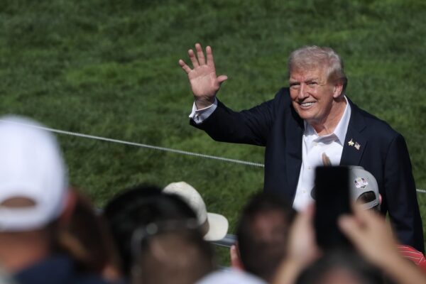 Trump slammed for watching golf as government shutdown looms Trump slammed for watching golf as government shutdown looms
