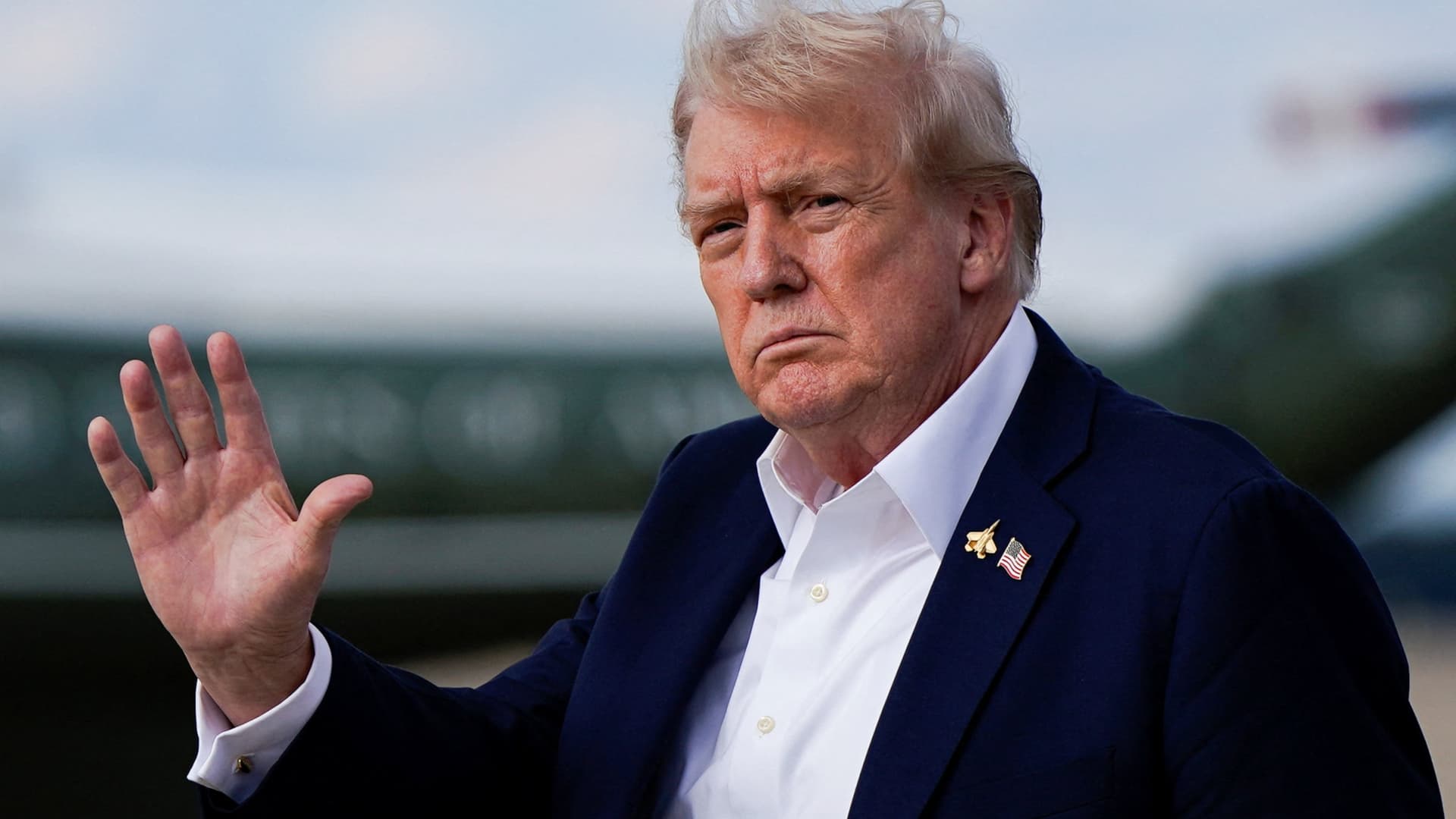 Trump threatens firings of federal workers if government shuts down