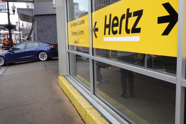 Hertz takes almost all of used car sales process online