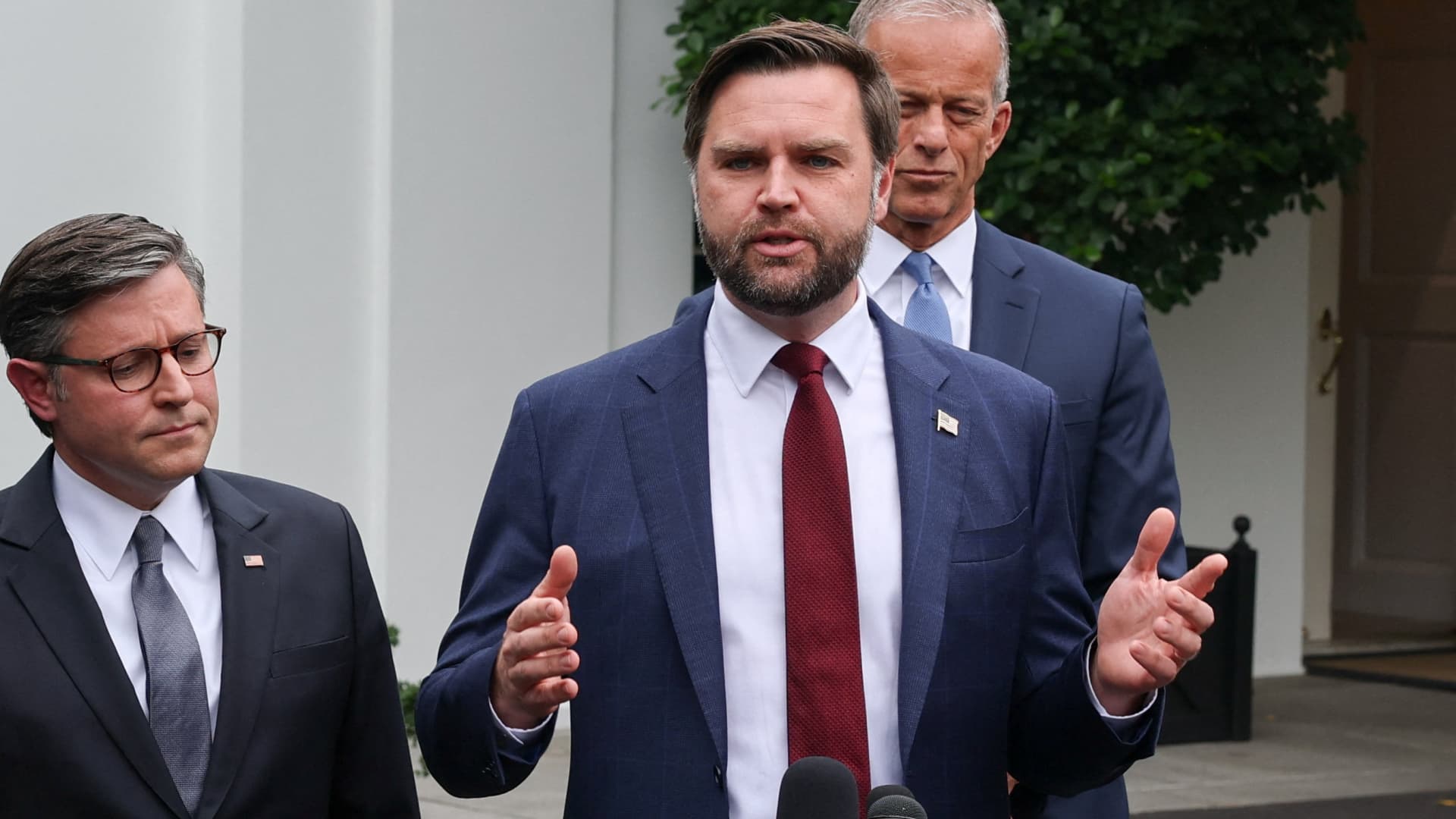 Trump meeting ends: No government shutdown deal Trump meeting ends: No government shutdown deal