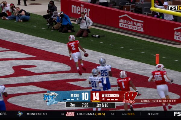 Wisconsin's Trech Kekahuna rushes 61-yard touchdown to extend lead vs. Middle Tennessee
