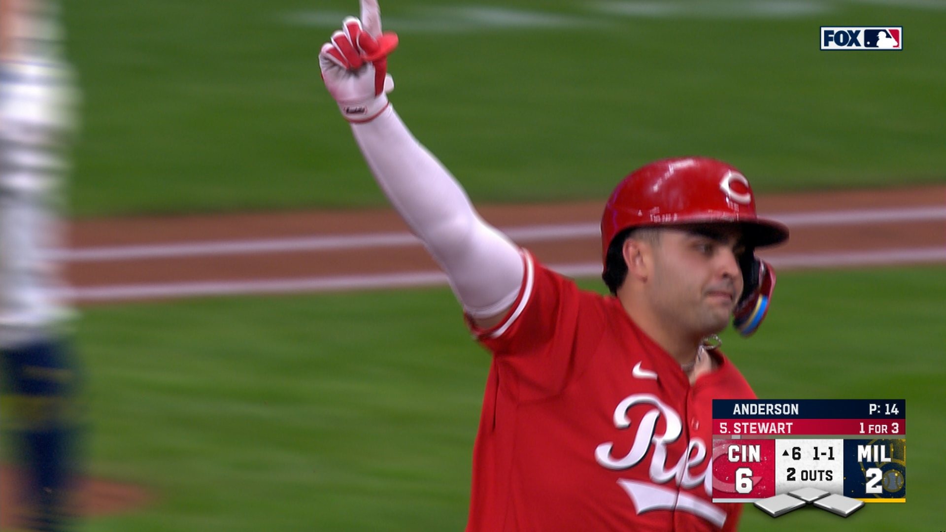 Sal Stewart crushes solo home run, extending Reds' lead over Brewers