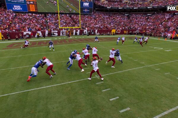 Jayden Daniels finds Zach Ertz for seven-yard TD, giving Commanders early lead over Giants | NFL Highlights