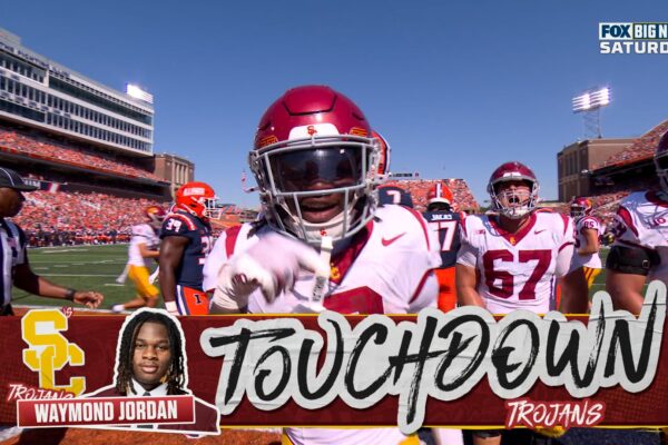 USC's Waymond Jordan rushes for a one-yard TD to tie game against Illinois