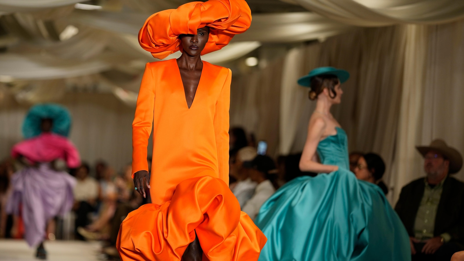 Christian Siriano transports New York Fashion Week attendees to the silver screen Christian Siriano transports New York Fashion Week attendees to the silver screen