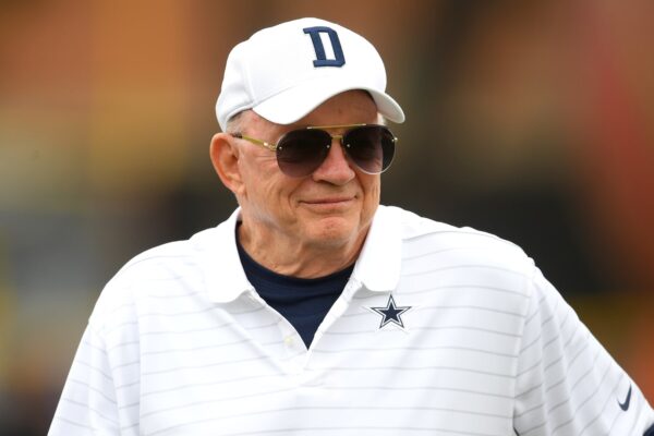 NFL fines Cowboys’ Jerry Jones 0K for obscene gesture