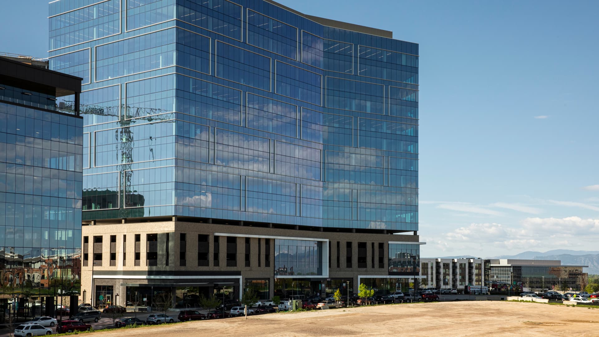 These companies are reporting earnings next week and have momentum on their side