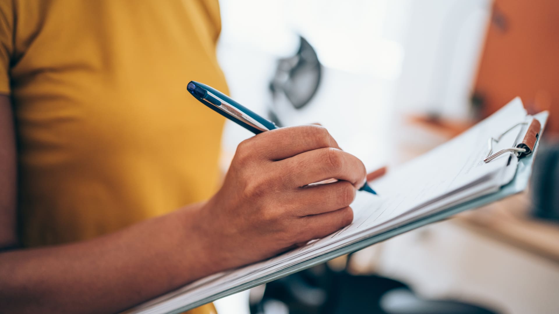 How to Stock Up on Inventory With Low Cash Flow