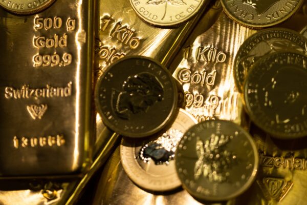 Gold hits new highs — here’s how to hedge against a price pull-back
