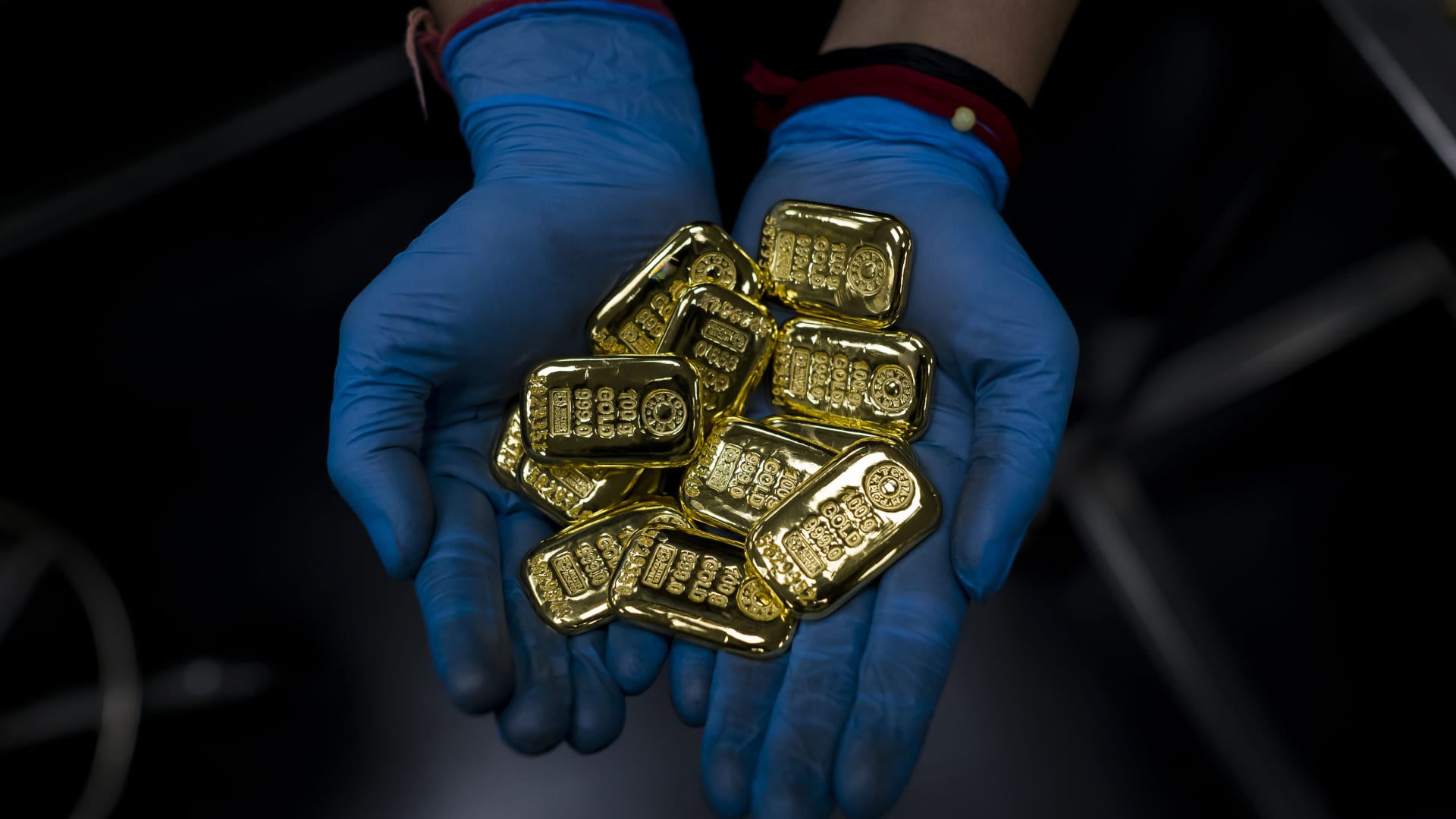 Indians spend up to  billion on gold this Diwali Indians spend up to  billion on gold this Diwali