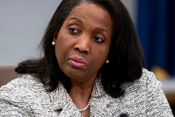 Supreme Court lets Fed Governor Lisa Cook keep job pending oral argument