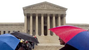 US Supreme Court lets Trump strip temporary status from Venezuelan migrants