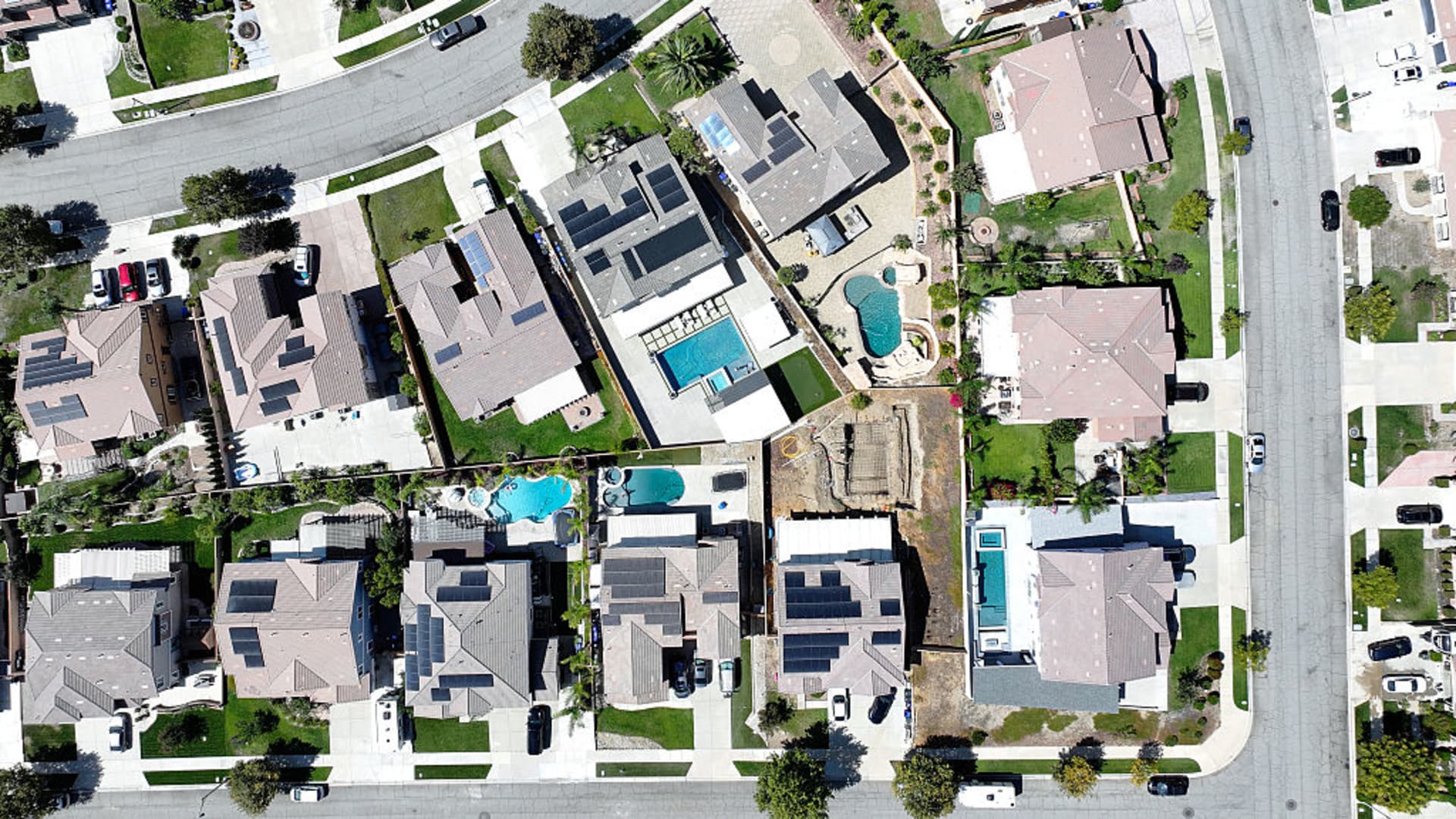 Refinance demand is 81% higher than it was a year ago, thanks to falling mortgage rates