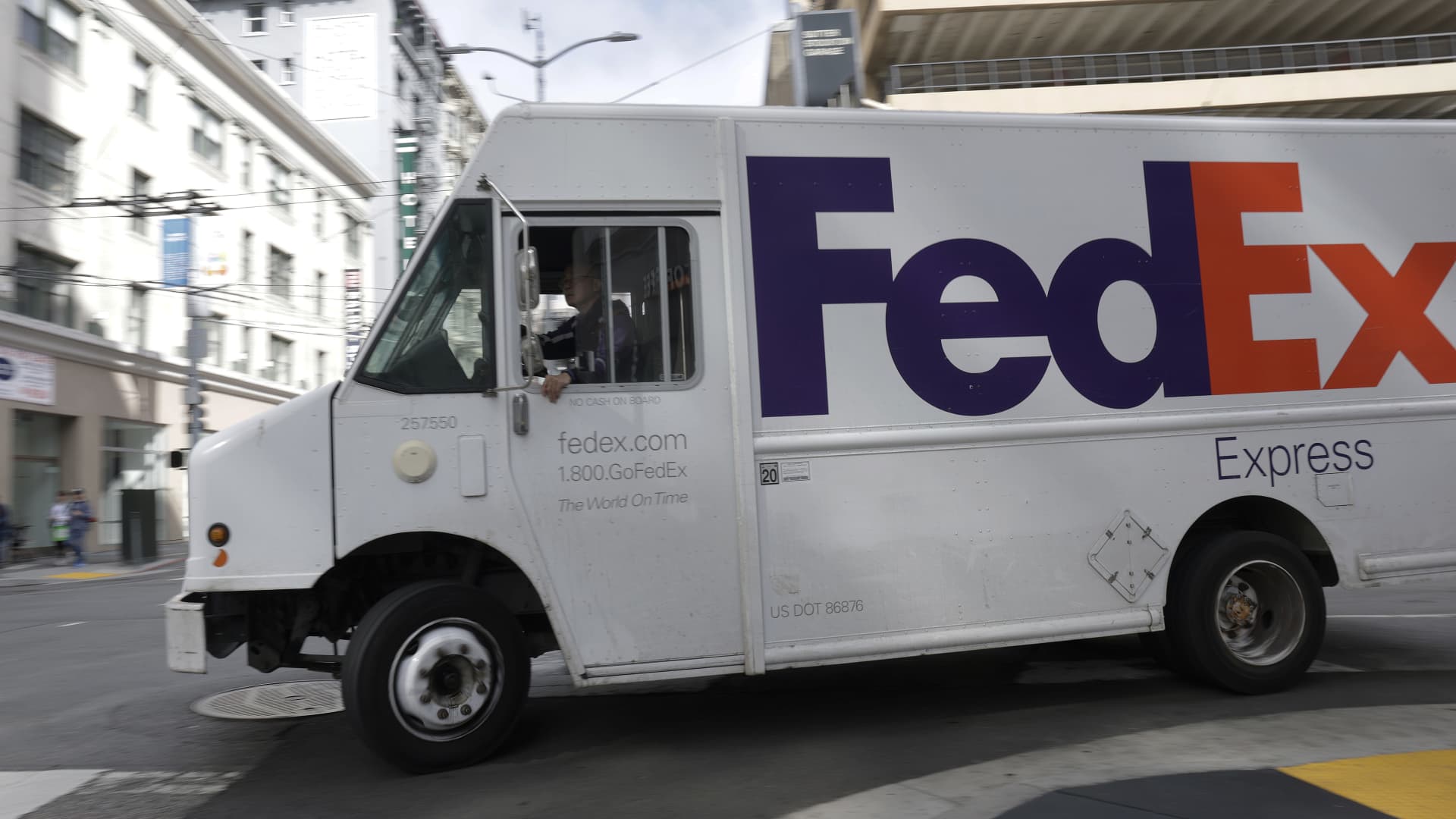 Stay away from FedEx as competition heats up, macro headwinds mount: JPMorgan Stay away from FedEx as competition heats up, macro headwinds mount: JPMorgan