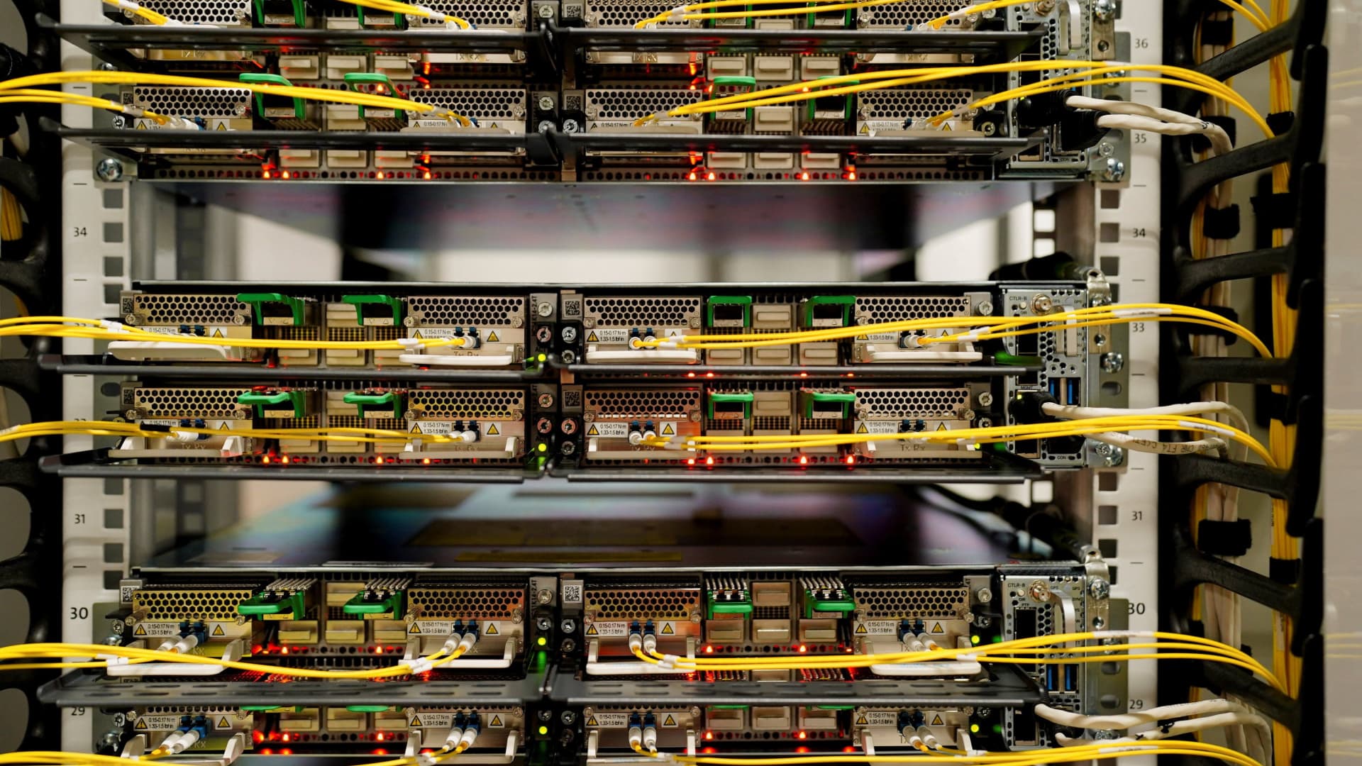 AI infrastructure boom masks potential U.S. recession, analyst warns