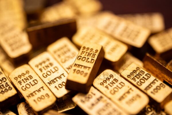 The price of gold reached ,000 an ounce for the first time ever