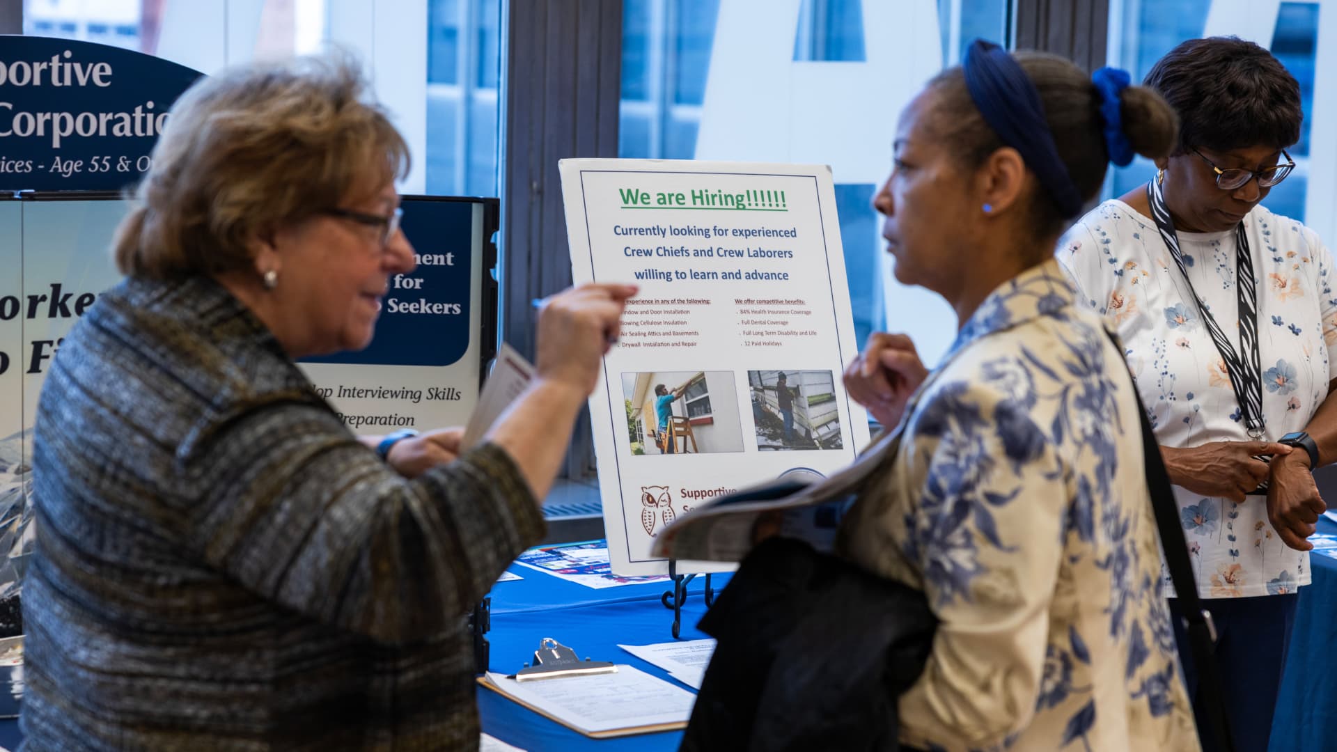 Private payrolls declined in September by 32,000 in key ADP report coming amid shutdown data blackout Private payrolls declined in September by 32,000 in key ADP report coming amid shutdown data blackout