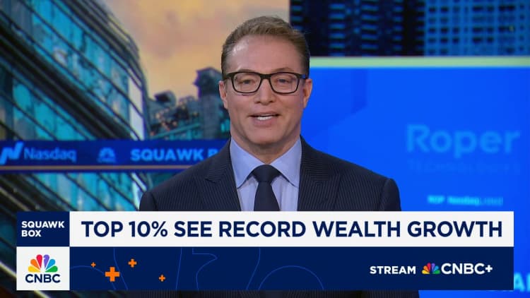 The wealth of the top 1% reaches a record  trillion The wealth of the top 1% reaches a record  trillion