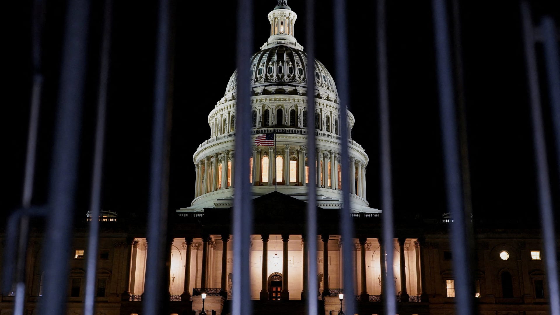 Federal worker union wants government shutdown to end Federal worker union wants government shutdown to end