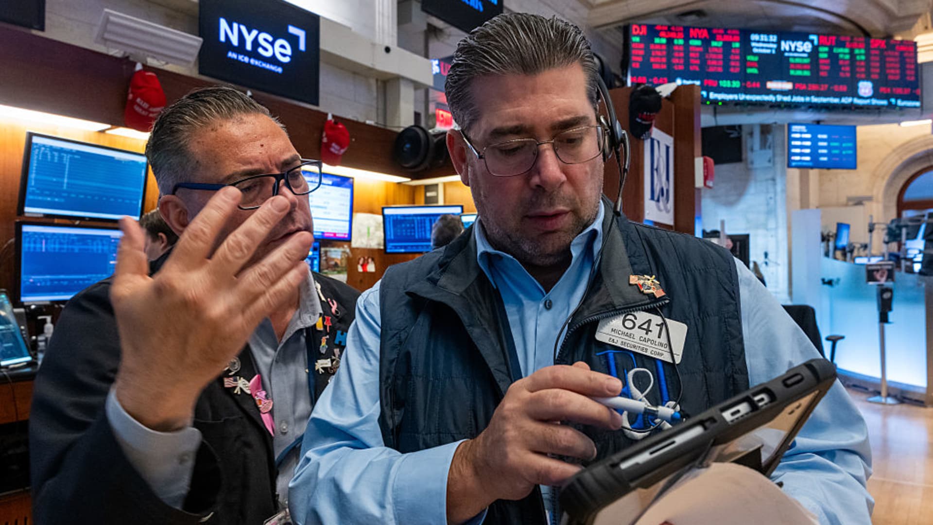 Resilient tape pushes stocks to new highs Resilient tape pushes stocks to new highs