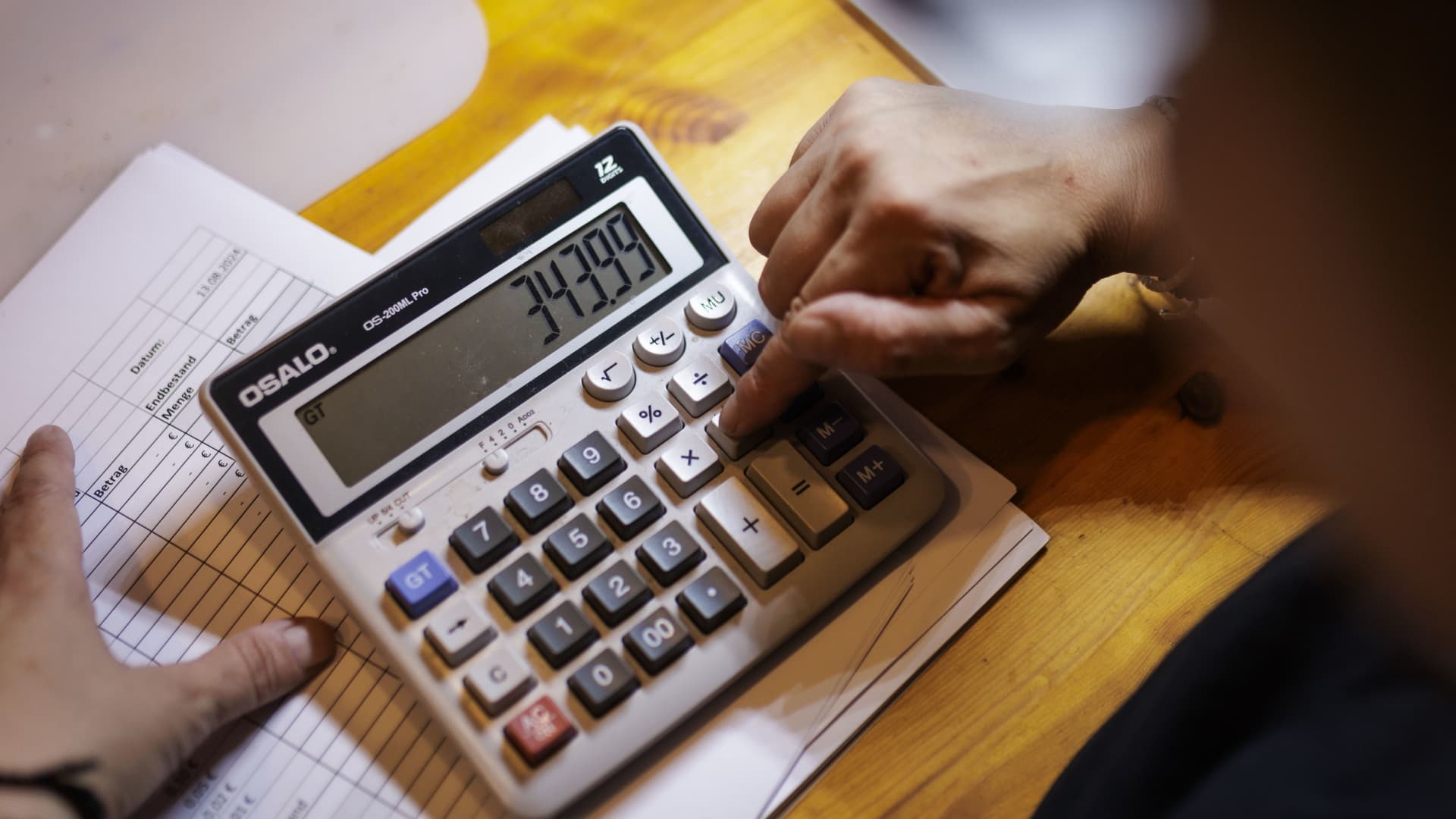 Use effective tax rate to decide Use effective tax rate to decide