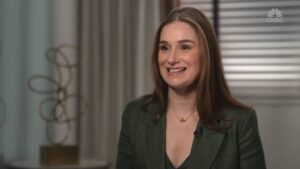 Laura Modi, CEO and mom, is breaking one of market’s biggest duopolies