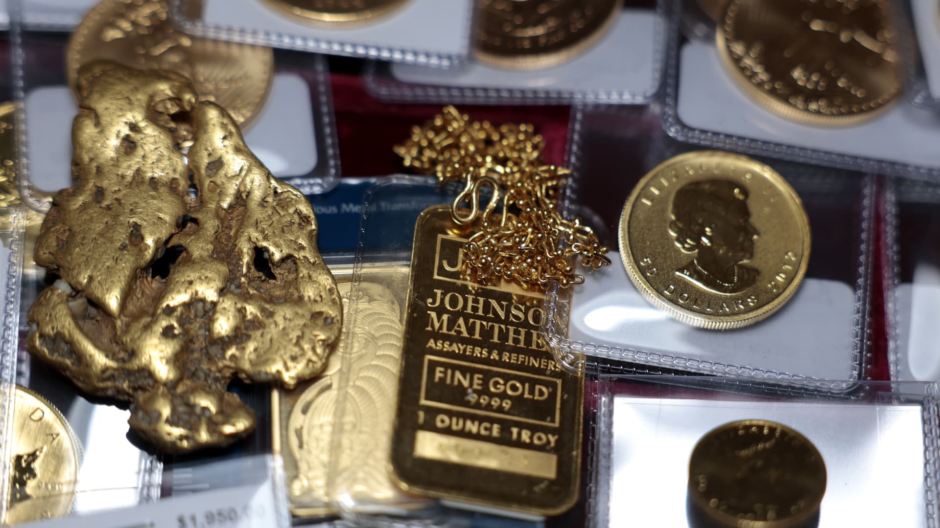 Gold skeptics are from Mars, investors are from Earth Gold skeptics are from Mars, investors are from Earth